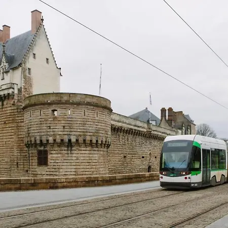 Le Confluent : T1bis Chateau / Gare / Lieu Unique * Nantes